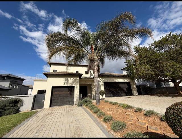 4 BEDROOM HOUSE FOR SALE IN BLUE VALLEY GOLF ESTATE